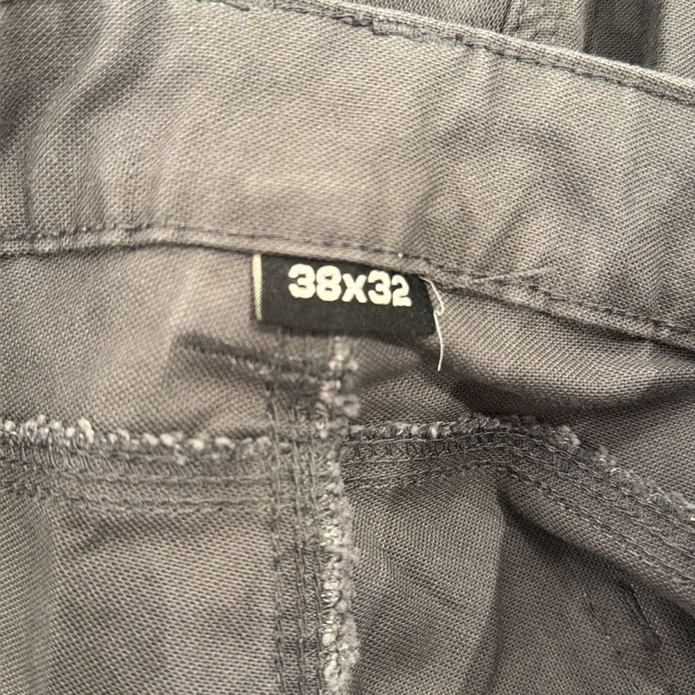 Men’s - excellent condition gray Milwaukee work pants, 38 x 32 - Picture 4 of 4